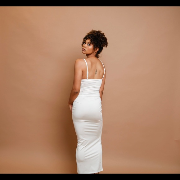 Women’s lightweight dress with spaghetti straps. - Picture 10 of 12